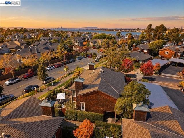 204 Centre Ct, Alameda, CA 94502