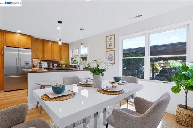 204 Centre Ct, Alameda, CA 94502
