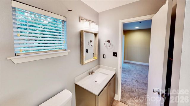 2062 Atherton Heights Lane, Charlotte, NC 28203