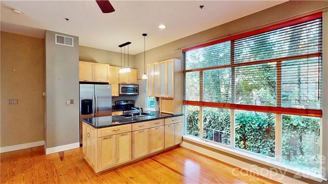 2062 Atherton Heights Lane, Charlotte, NC 28203