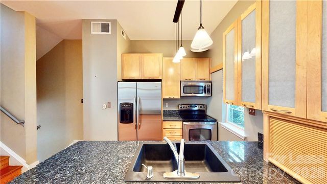 2062 Atherton Heights Lane, Charlotte, NC 28203