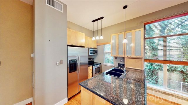 2062 Atherton Heights Lane, Charlotte, NC 28203