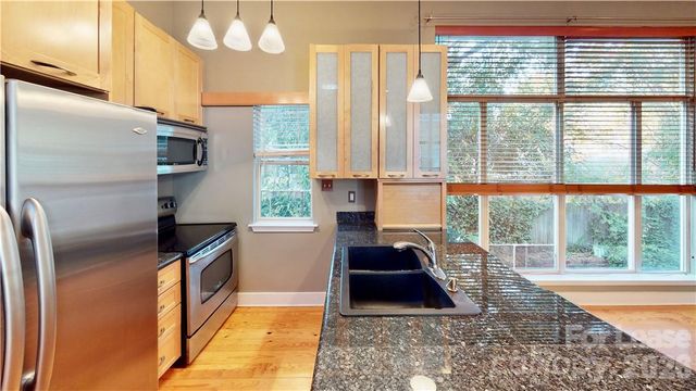 2062 Atherton Heights Lane, Charlotte, NC 28203