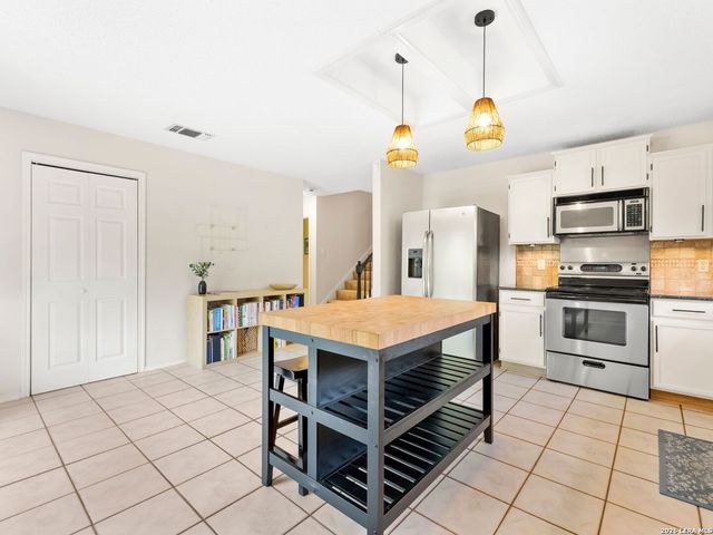 14930 Dancers Image, San Antonio, TX 78248