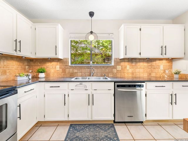 14930 Dancers Image, San Antonio, TX 78248