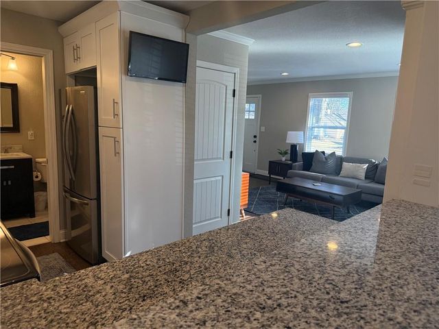 7800 W 64th Street, Mission, KS 66202