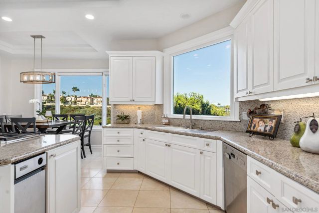 7124 Aviara Dr, Carlsbad, CA 92011