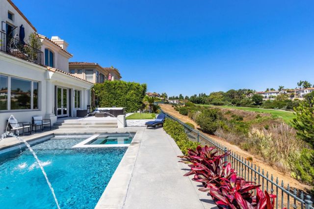 7124 Aviara Dr, Carlsbad, CA 92011