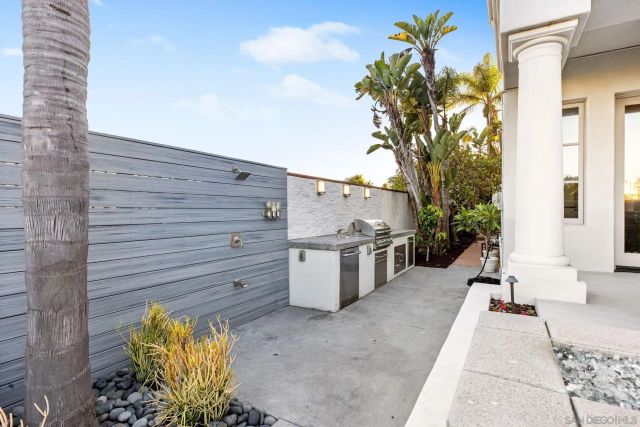 7124 Aviara Dr, Carlsbad, CA 92011