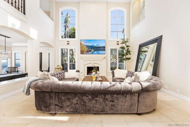 7124 Aviara Dr, Carlsbad, CA 92011