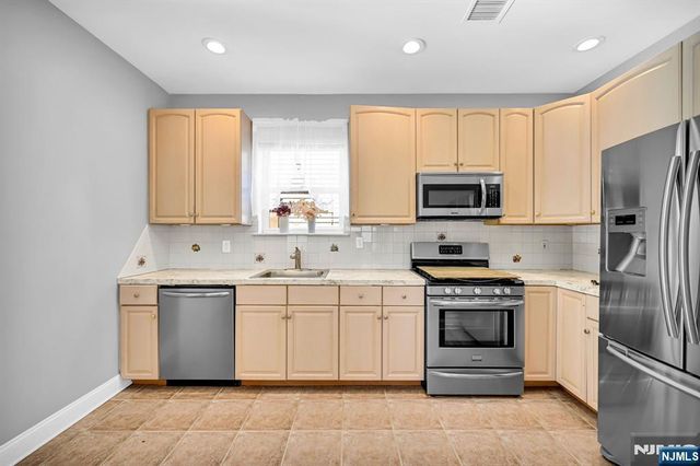 48 Main Avenue, Wallington, NJ 07057