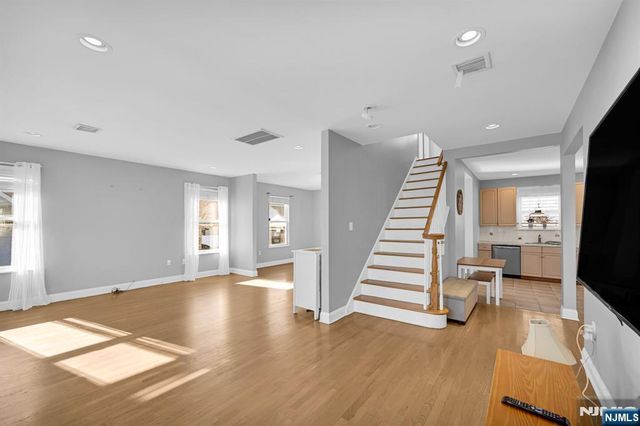 48 Main Avenue, Wallington, NJ 07057