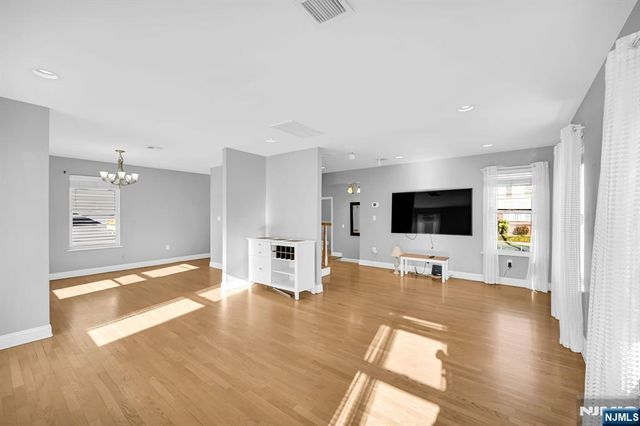 48 Main Avenue, Wallington, NJ 07057