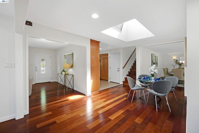 2076 Mento Dr, Fremont, CA 94539