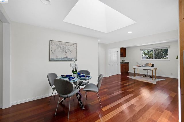 2076 Mento Dr, Fremont, CA 94539