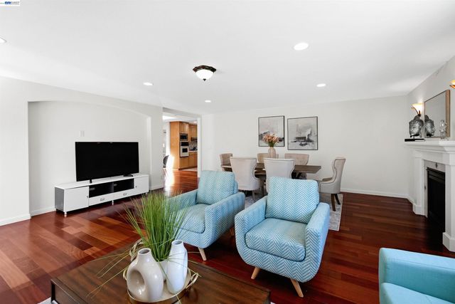 2076 Mento Dr, Fremont, CA 94539