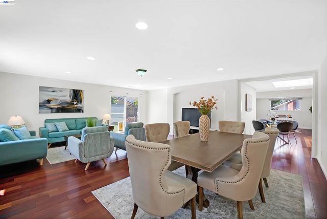 2076 Mento Dr, Fremont, CA 94539