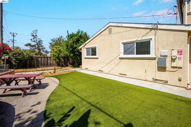 2076 Mento Dr, Fremont, CA 94539