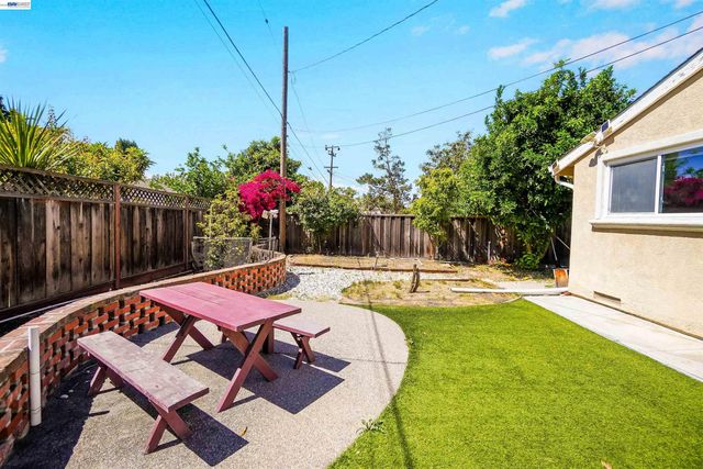 2076 Mento Dr, Fremont, CA 94539