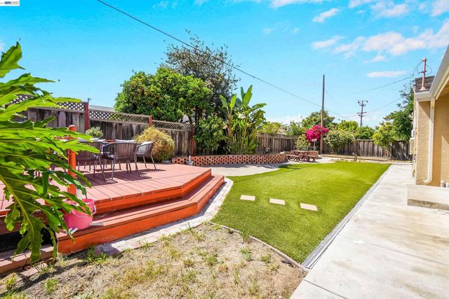 2076 Mento Dr, Fremont, CA 94539