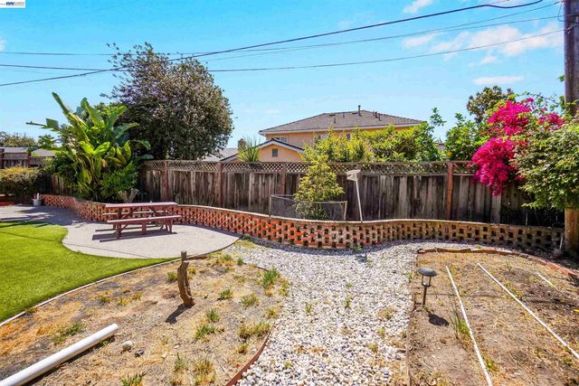 2076 Mento Dr, Fremont, CA 94539