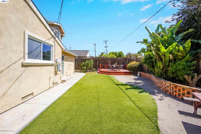 2076 Mento Dr, Fremont, CA 94539