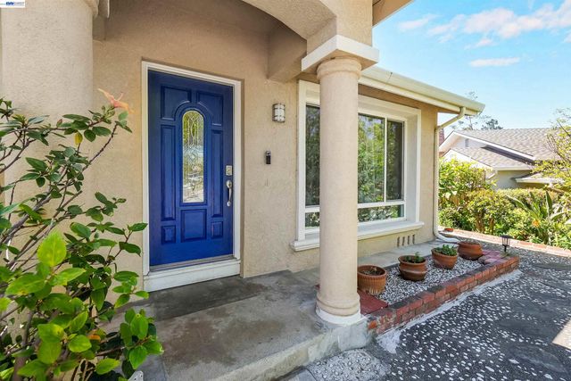 2076 Mento Dr, Fremont, CA 94539