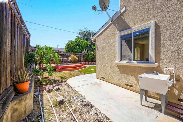 2076 Mento Dr, Fremont, CA 94539