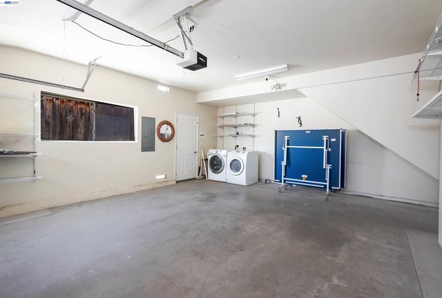 2076 Mento Dr, Fremont, CA 94539