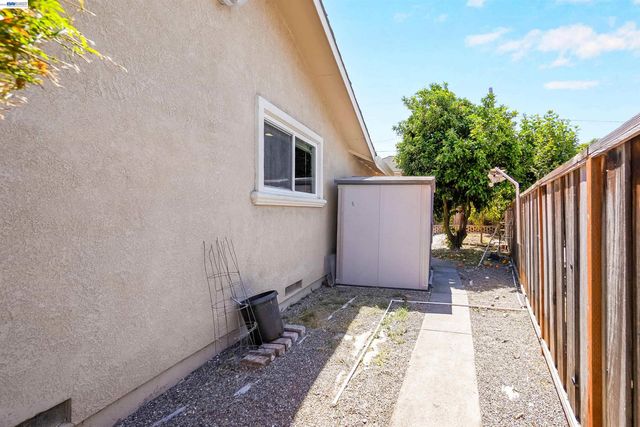 2076 Mento Dr, Fremont, CA 94539