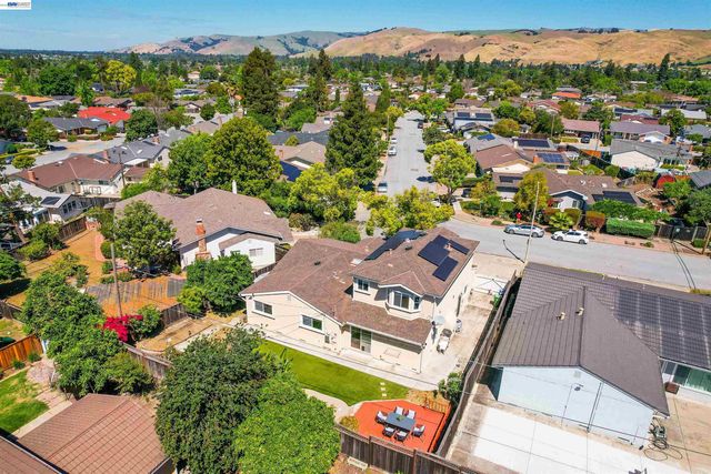 2076 Mento Dr, Fremont, CA 94539