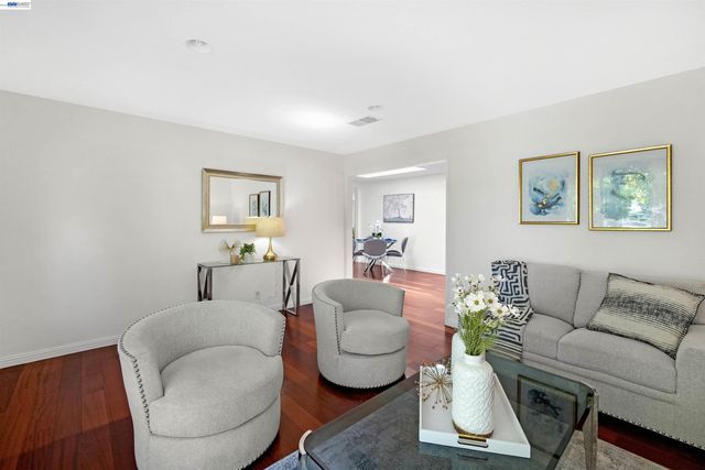 2076 Mento Dr, Fremont, CA 94539