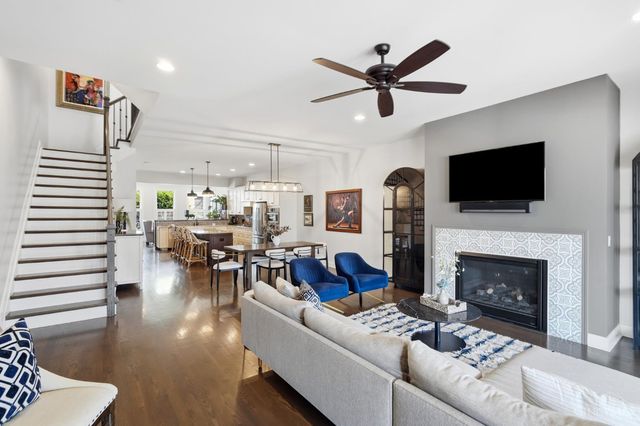 221 W Fifteenth Street, Cincinnati, OH 45202