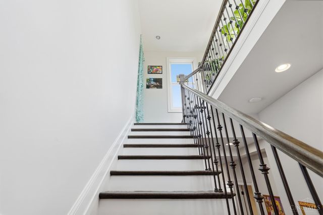 221 W Fifteenth Street, Cincinnati, OH 45202