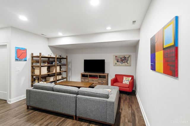 221 W Fifteenth Street, Cincinnati, OH 45202