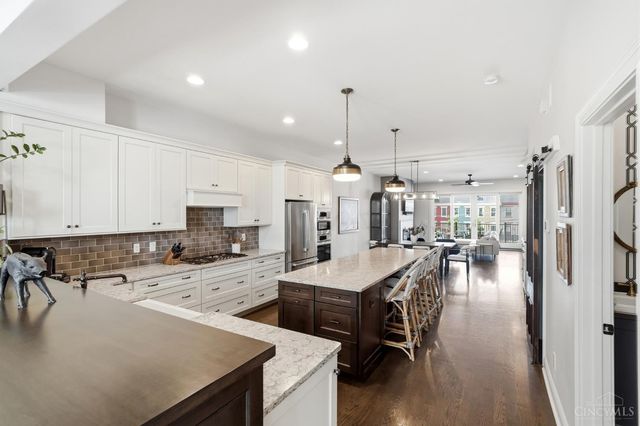 221 W Fifteenth Street, Cincinnati, OH 45202