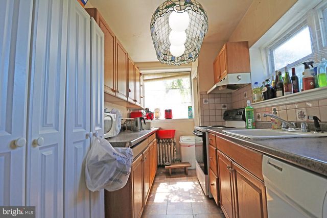 1402 MAIN ST, Darby, PA 19023