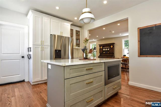 69 Wyckoff Avenue, Waldwick, NJ 07463