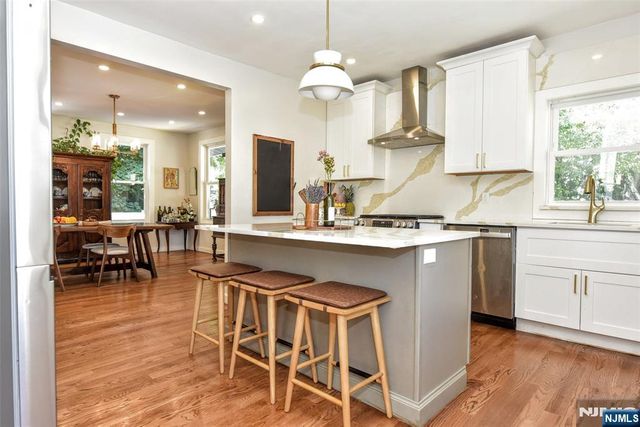 69 Wyckoff Avenue, Waldwick, NJ 07463