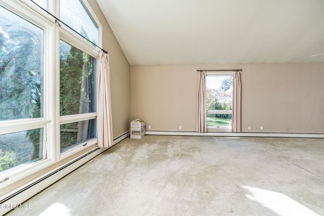 875 Bulls Head Road, Amsterdam, NY 12010