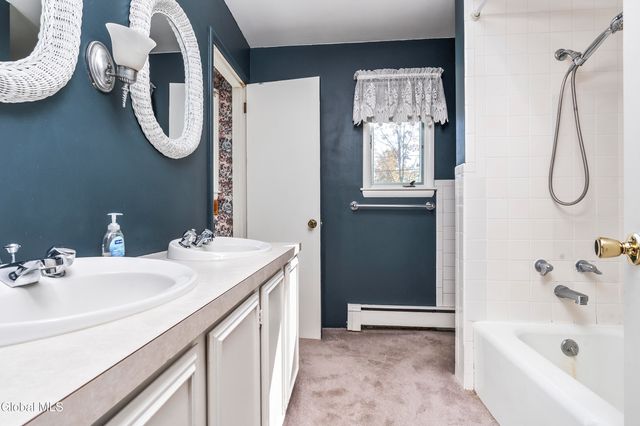 875 Bulls Head Road, Amsterdam, NY 12010