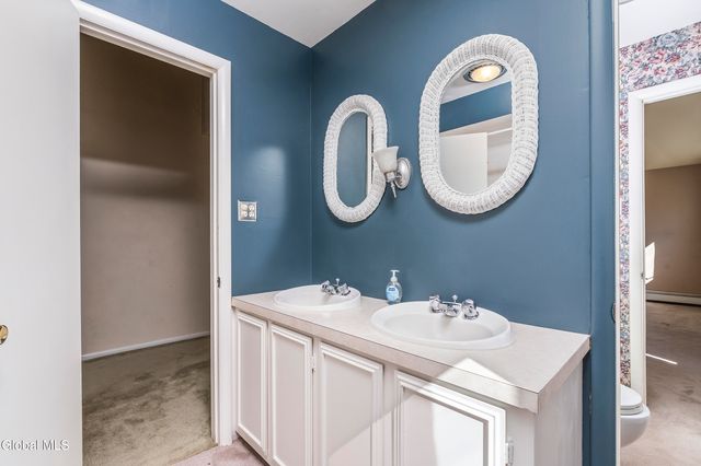 875 Bulls Head Road, Amsterdam, NY 12010