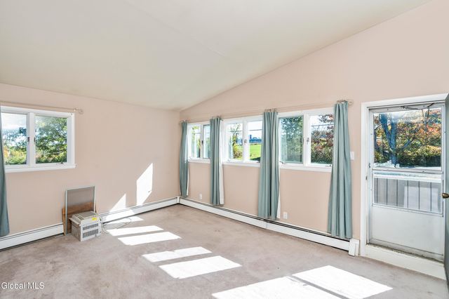 875 Bulls Head Road, Amsterdam, NY 12010