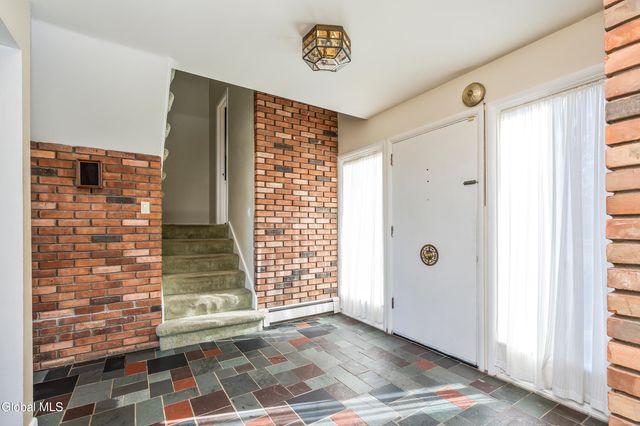 875 Bulls Head Road, Amsterdam, NY 12010