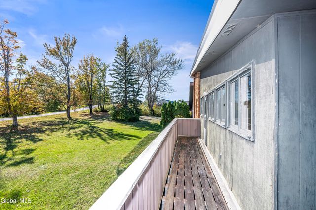 875 Bulls Head Road, Amsterdam, NY 12010