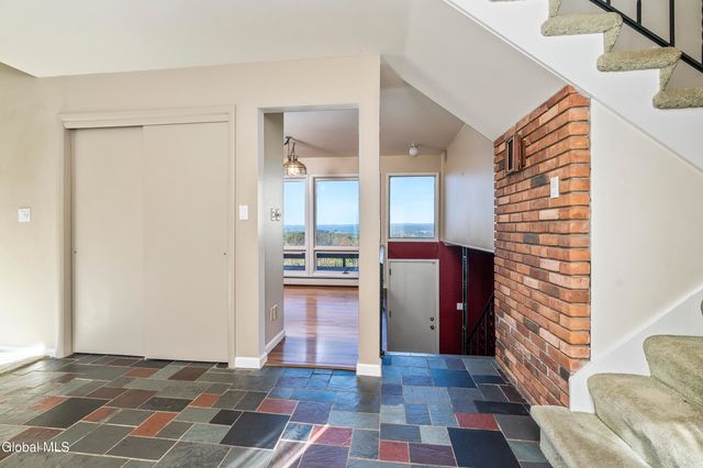 875 Bulls Head Road, Amsterdam, NY 12010