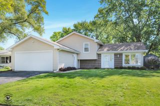 193 Grant Drive, Bolingbrook, IL 60440