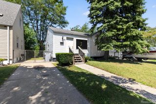 1029 E Woodruff Avenue, Hazel Park, MI 48030