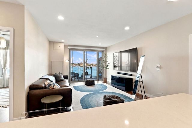 45 Lewis St 511, Boston, MA 02128