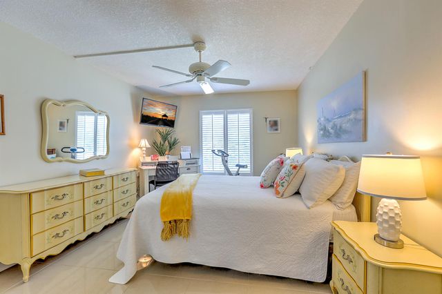 4452 NE Ocean Boulevard C2, Jensen Beach, FL 34957